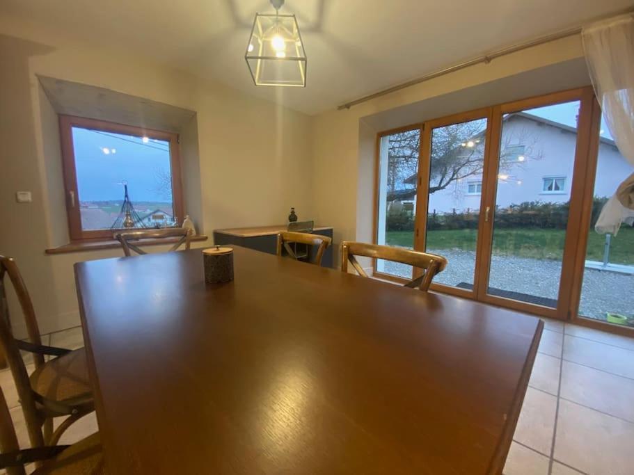 Logement Dans Maison + Exterieur Orchamps-Vennes المظهر الخارجي الصورة