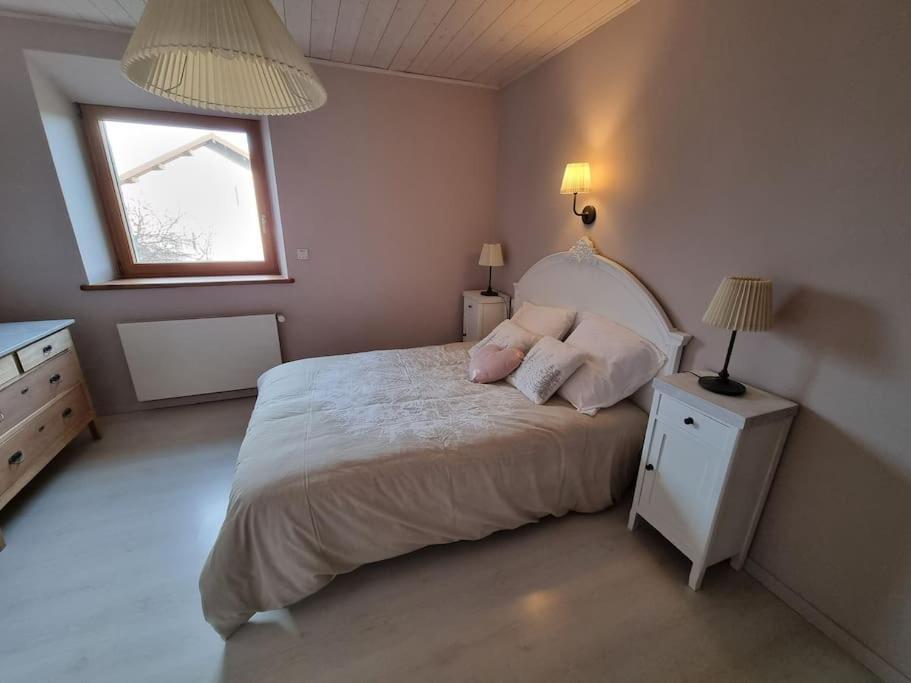 Logement Dans Maison + Exterieur Orchamps-Vennes المظهر الخارجي الصورة