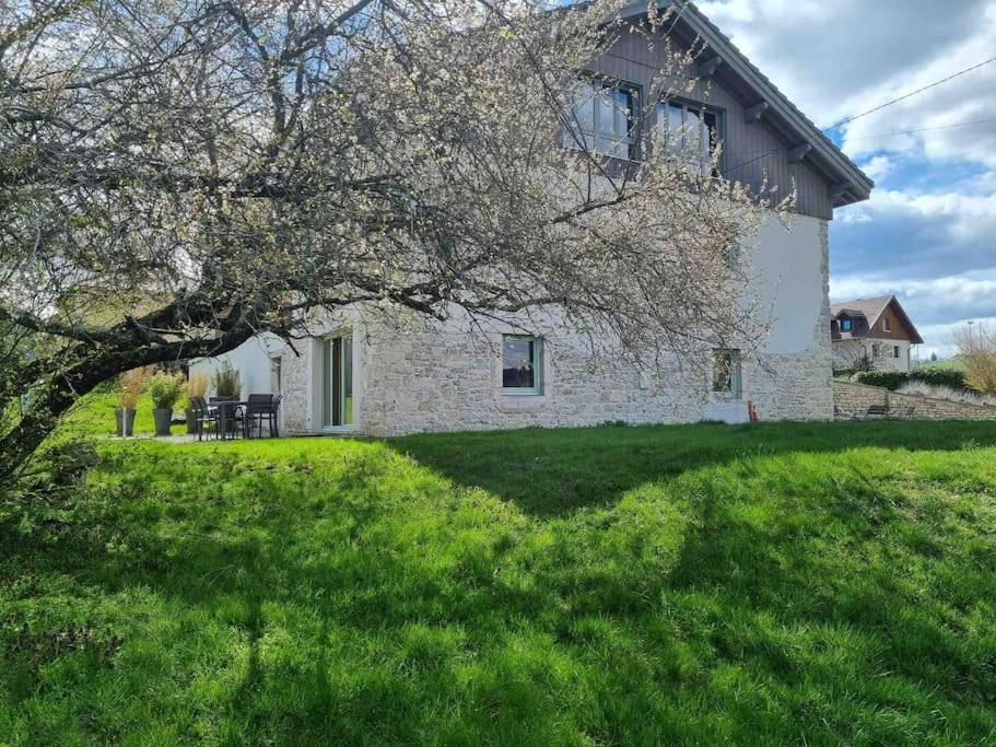 Logement Dans Maison + Exterieur Orchamps-Vennes المظهر الخارجي الصورة