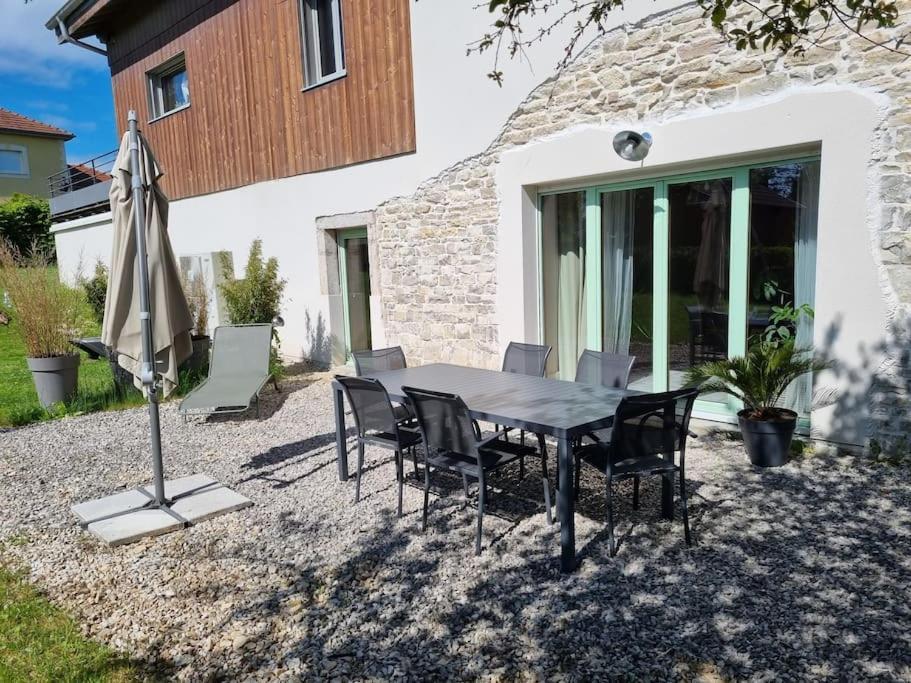 Logement Dans Maison + Exterieur Orchamps-Vennes المظهر الخارجي الصورة