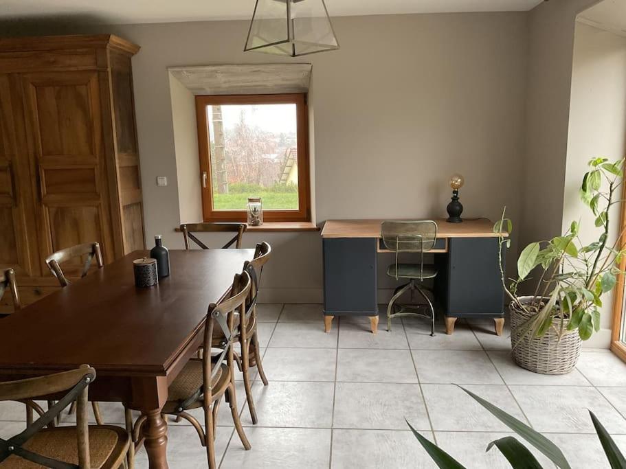 Logement Dans Maison + Exterieur Orchamps-Vennes المظهر الخارجي الصورة