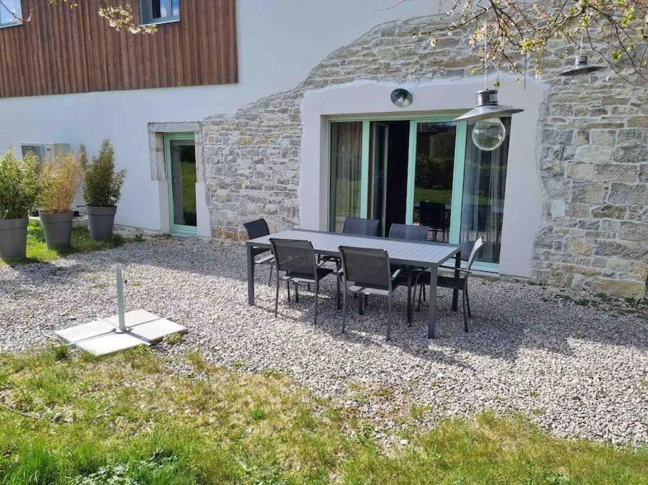 Logement Dans Maison + Exterieur Orchamps-Vennes المظهر الخارجي الصورة